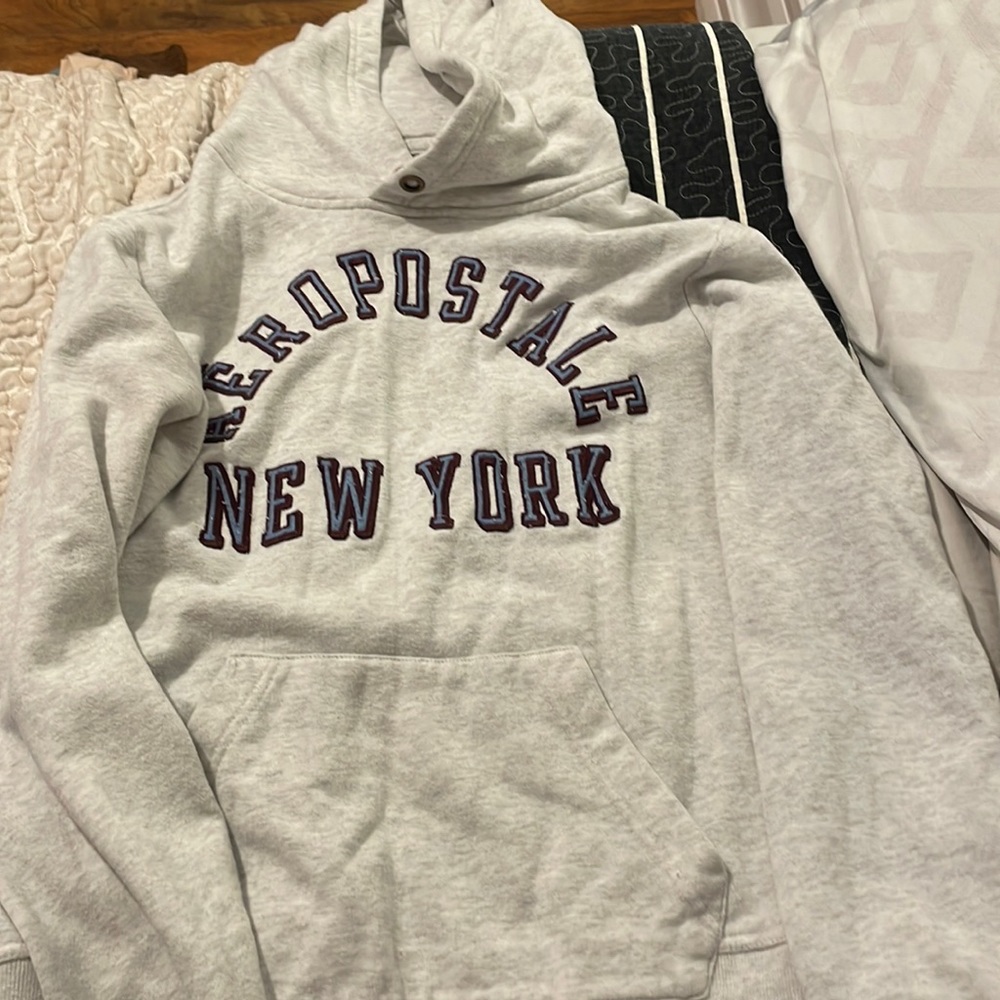 gray hoodie